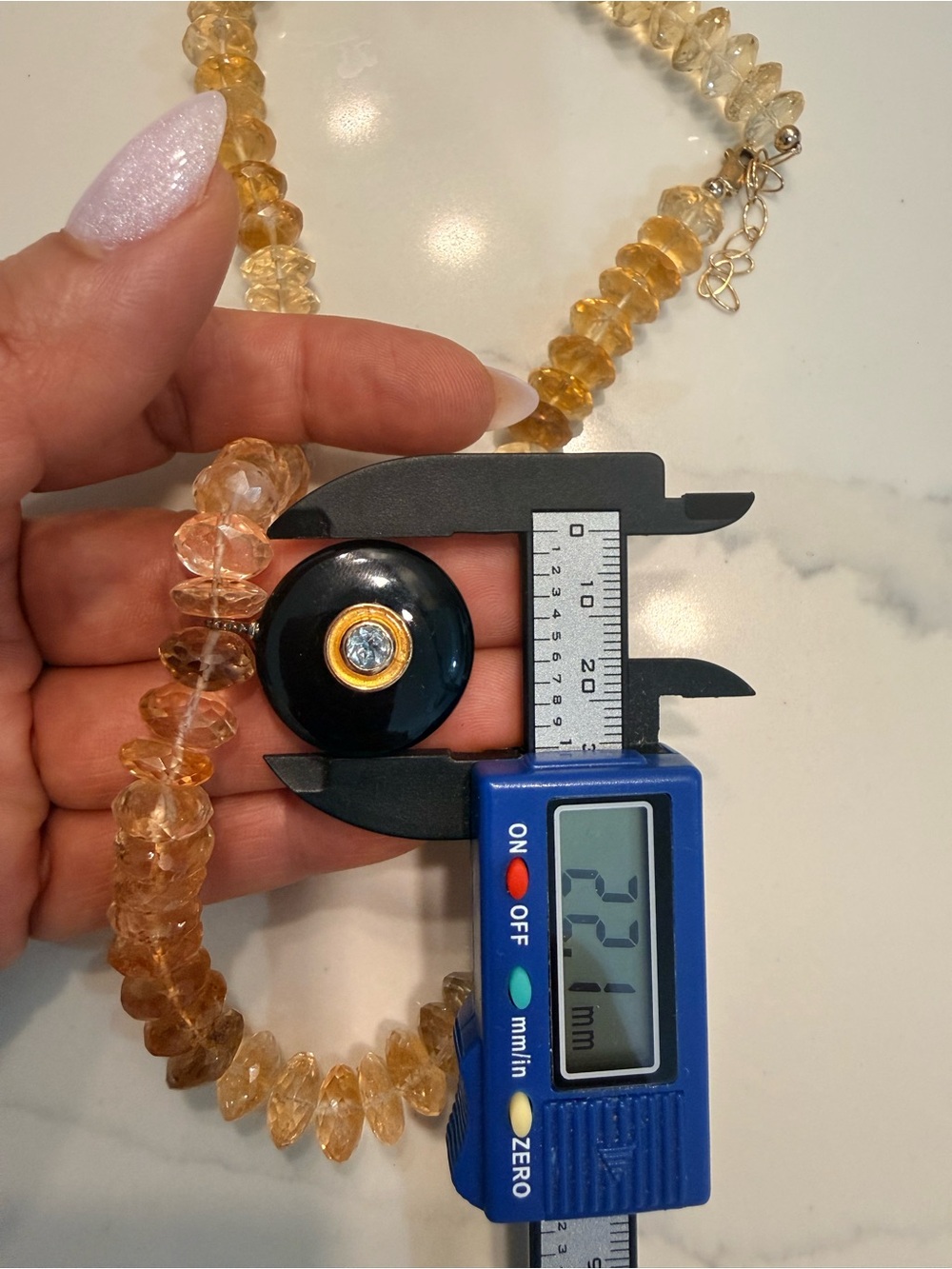 Handmade Elegant Citrine Bead Necklace with Onyx Pendant - Picture 7 of 9